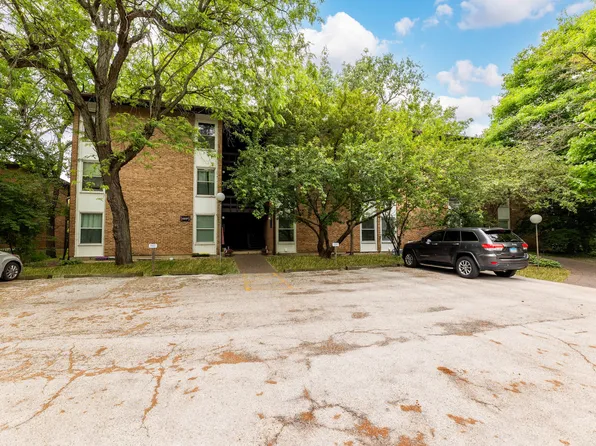 5537 E Lake Dr APT B, Lisle, IL 60532
