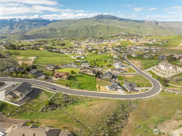 442 W Rolling Hills Lane, Wenatchee, WA 98801