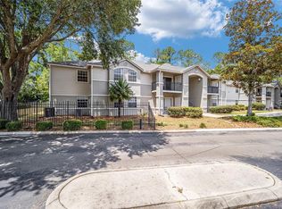 3705 SW 27th St APT 221, Gainesville, FL 32608