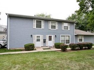 1601 Woodcutter Ln UNIT D, Wheaton, IL 60189