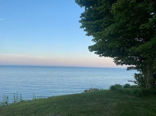 1822 Circlewood Dr, Racine, WI 53402