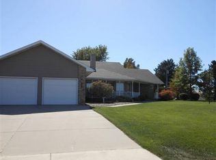 2271 Rosedale Rd, Fremont, NE 68025