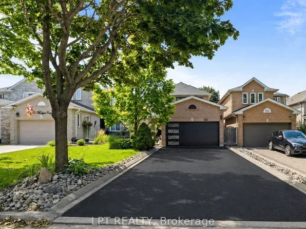 416 Flanagan Ct, Newmarket, ON L3X 2E9