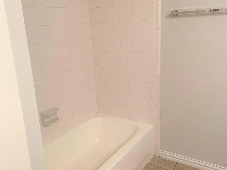 10408 Ambergate Ln — Photo 17