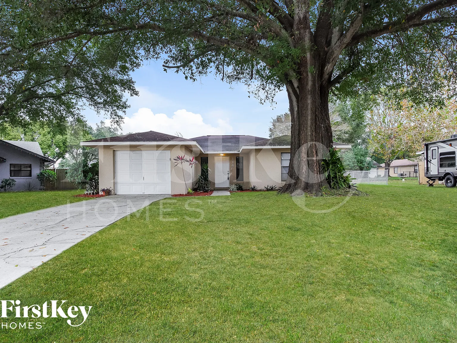 3 bed, 2.0 bath, 1232 sqft, $1,555 — Photo 1