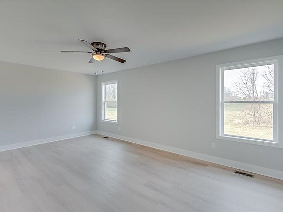 4th image of 307 Robert M Green Dr