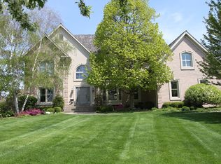 5500 Churchill Ln, Libertyville, IL 60048