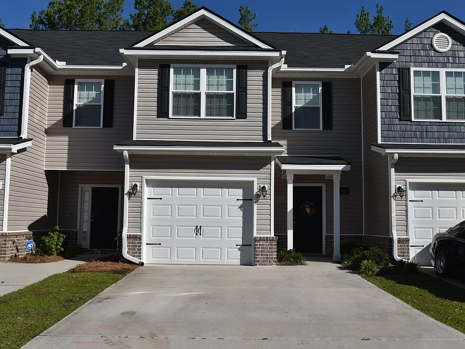 411 Ferguson Ln