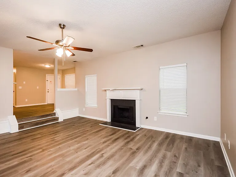 4178 Donna Way — Photo 9