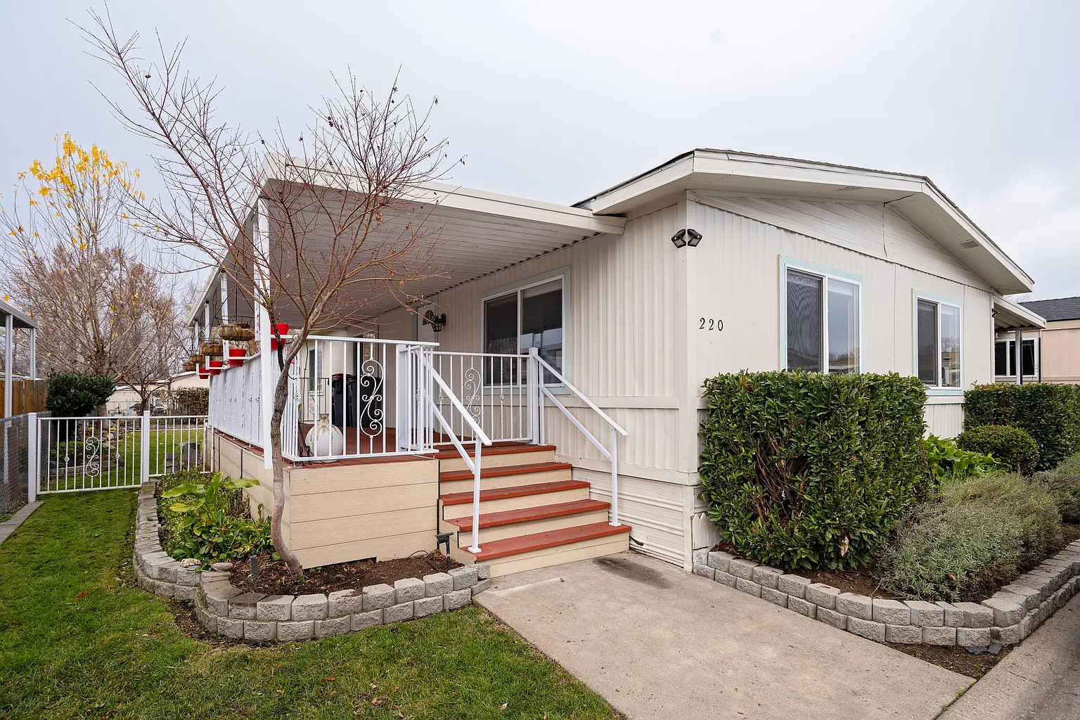 3555 S Pacific Hwy Space 220 photo 1