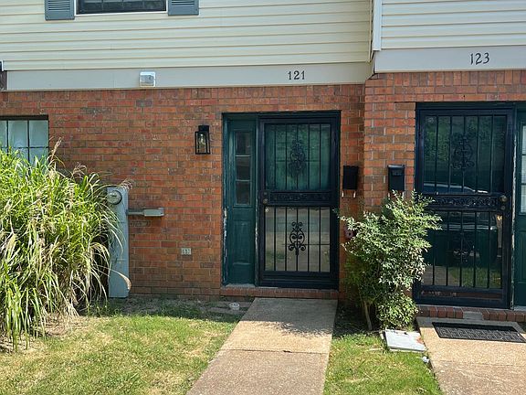 2nd image of 121A Barksdale Ct #121