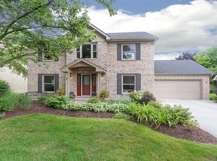 1033 Augustana Dr, Naperville, IL 60565