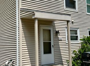 703 Kenwood Rd APT B, Champaign, IL 61821