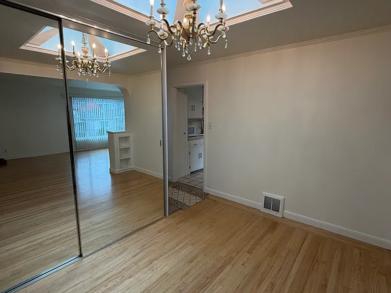 464 N San Anselmo Ave — Photo 3