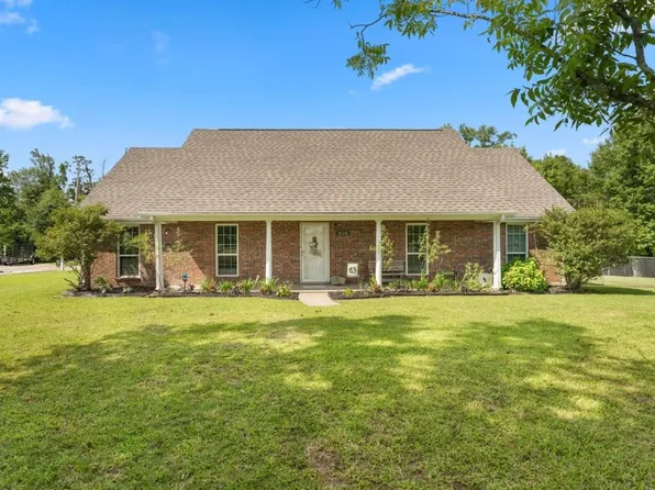 608 Moss Bluff Dr, Lake Charles, LA 70611