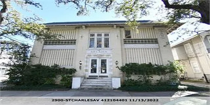 2900 Saint Charles Ave #J