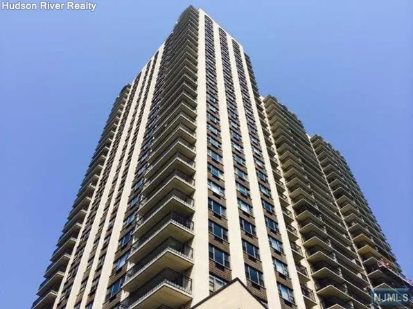 7855 Boulevard E, North Bergen, NJ 07047