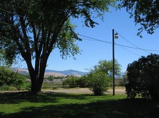 106 Suncrest Rd, Talent, OR 97540