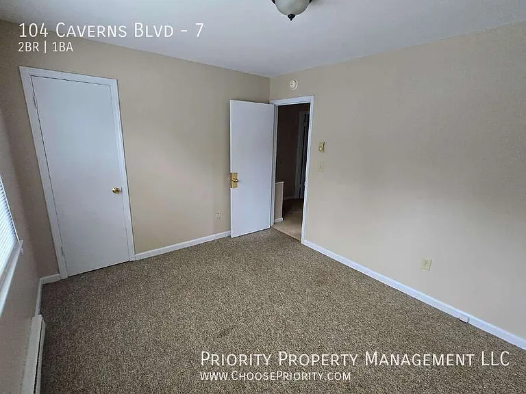 104 Caverns Blvd #7 — Photo 9