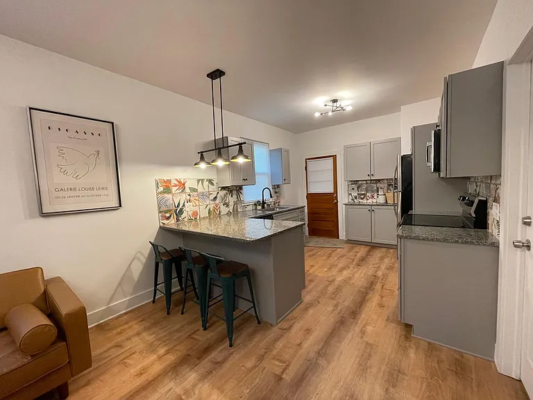 37 Saint John Ave — Photo 5