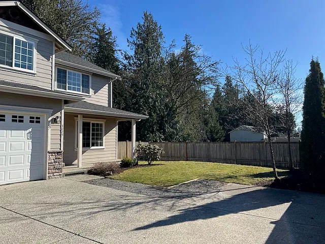 4 bed, 2.5 bath, 2303 sqft, $3,250 — Photo 3