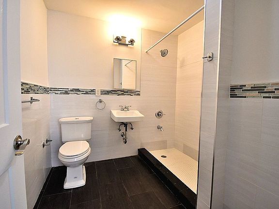 4th image of 1019 Southern Blvd APT 2B