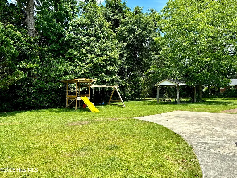 3549 N Main St — Photo 17