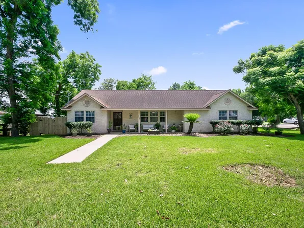207 Centre St, Brazoria, TX 77422