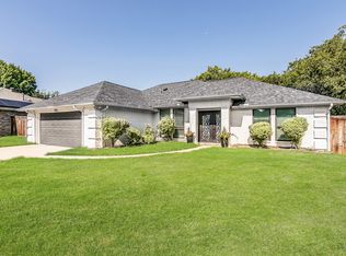 925 Wildwood Cir, Grapevine, TX 76051