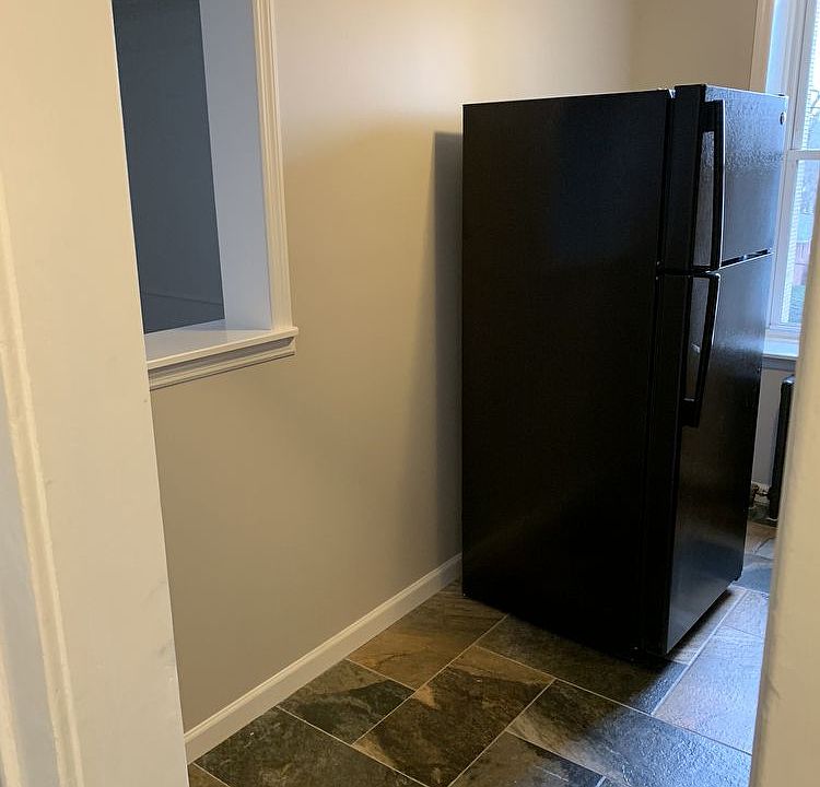 1st image of 671 Lincoln Ave APT 203
