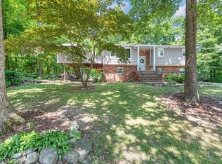 11 Ridge Rd, Highland Lakes, NJ 07422