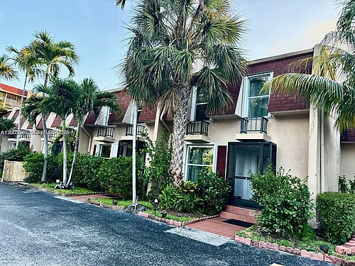 1001 Three Islands Blvd #31 Photo 1