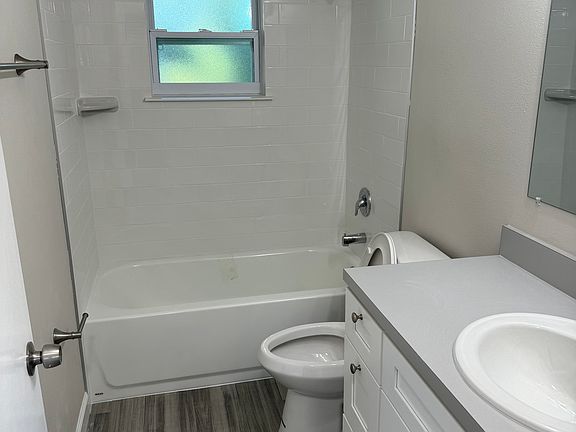 5th image of 219 Lenox St