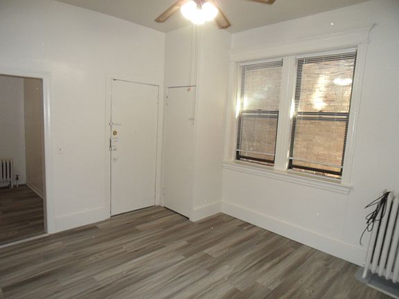 5th image of 1467 W Cuyler Ave APT 4C