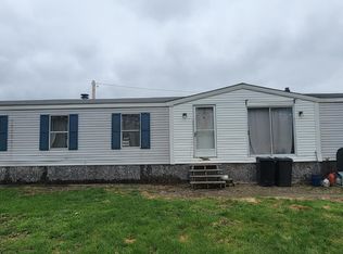 18 East Rd, Bradford, ME 04410