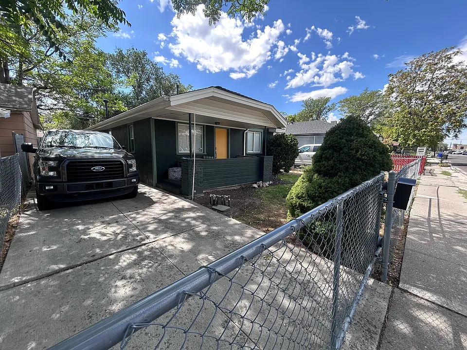 65 W Stratford Ave