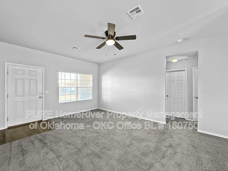 3 bed, 2.0 bath, 1308 sqft, $1,450 — Photo 4