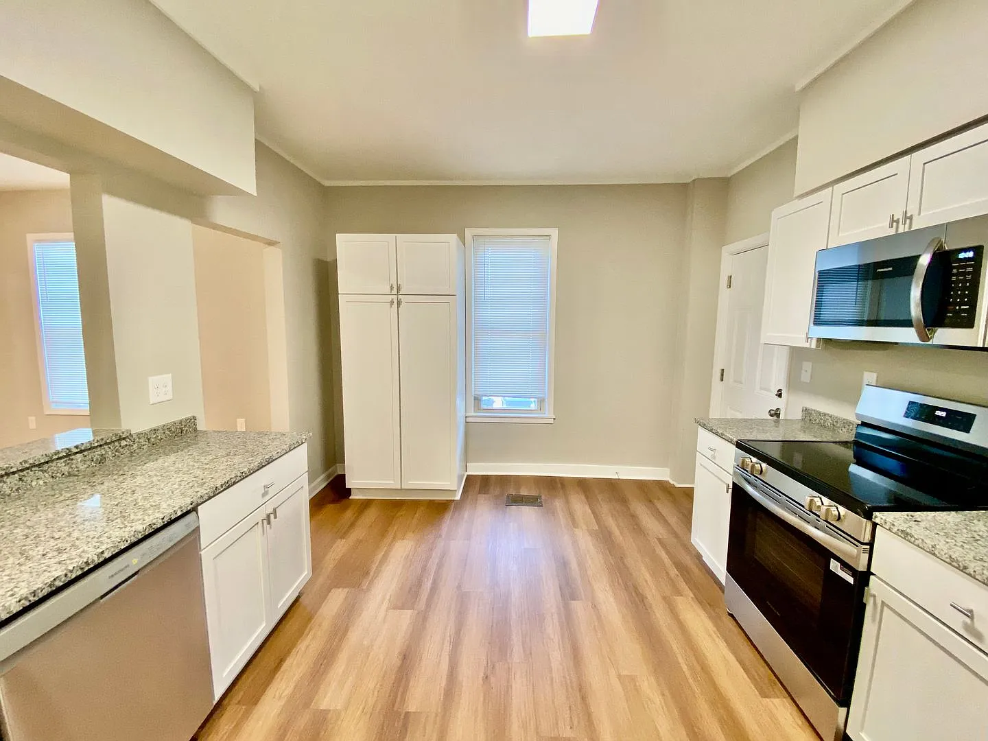 1801 Talmage Ave Se — Photo 4