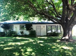 3860 Riverview Dr, Redding, CA 96001