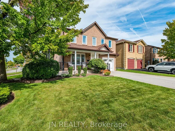 2 Nimrod Cres, Brampton, ON L6S 4T8