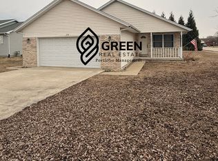 218 N Van Buren Ave, Bradley, IL 60915