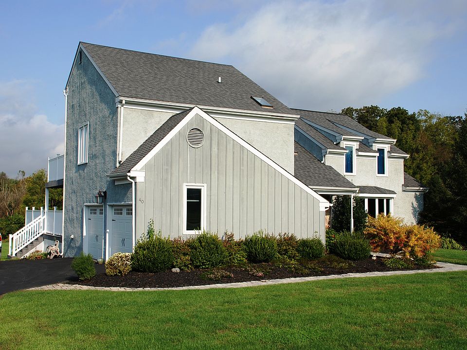 2nd image of 40 Heron Hill Dr