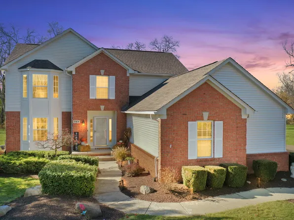 743 Scott Dr, Highland, MI 48356