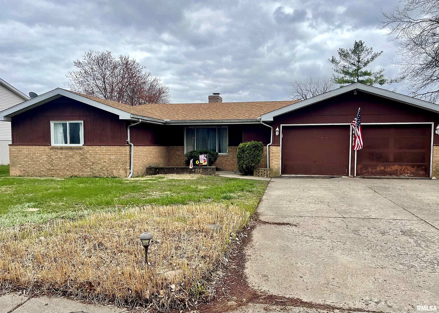 1810 W Latham Ln photo 1
