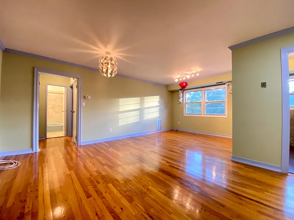 163 Cromwell Ave #3D