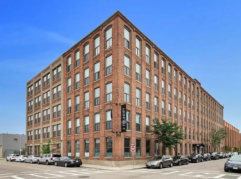 320 W 2nd St #404 — Photo 13