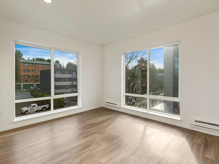 Remi Apartments — Photo 63