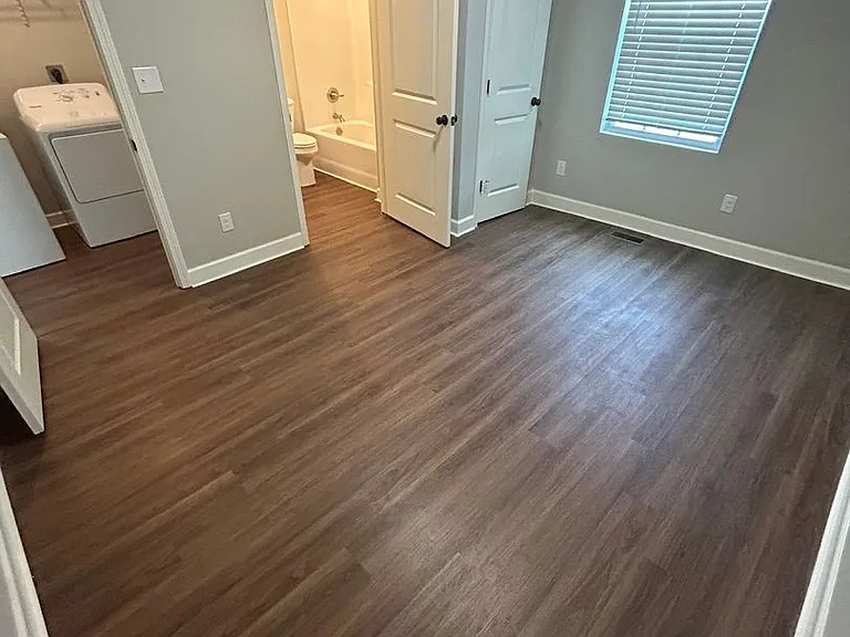 325 N Dean St — Photo 16