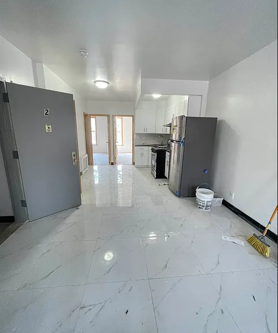 4 bed, 1100 sqft, $3,600 — Photo 3