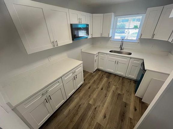 5th image of 2542 New York St